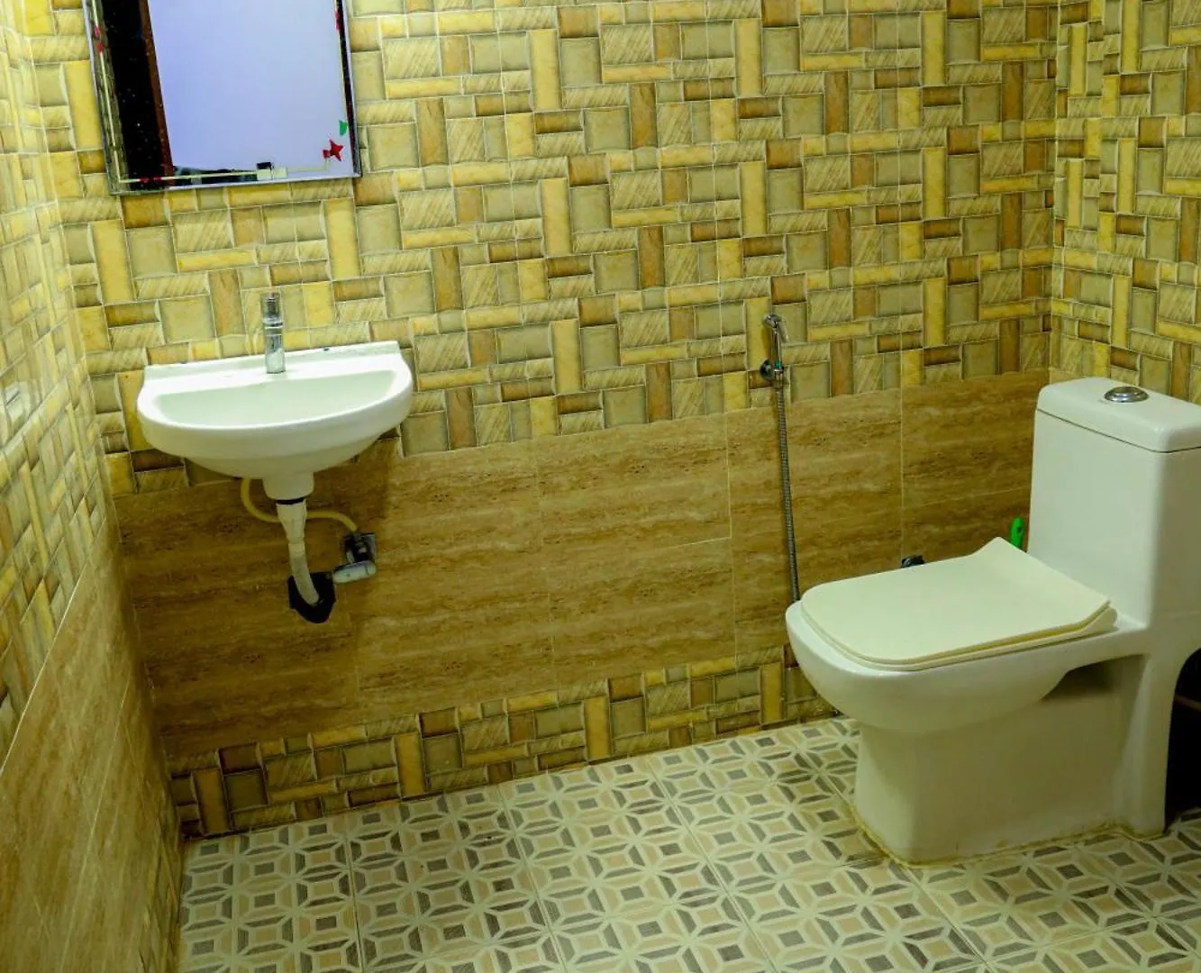 Bed and Breakfast Crown Residency Changanācheri